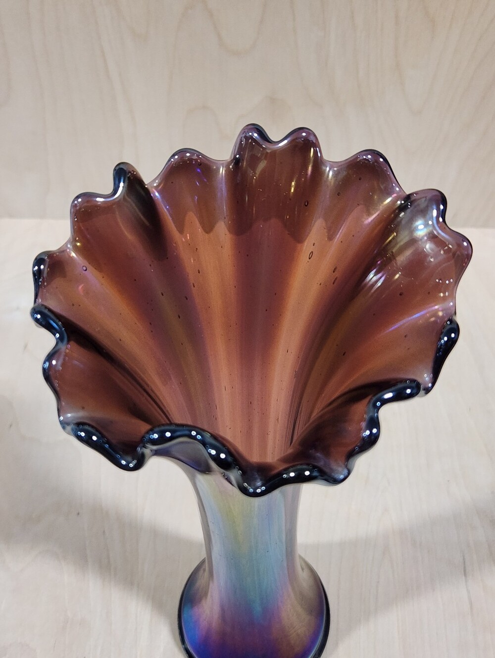 Vintage Iridescent Amethyst Purple Glass Ruffled Rim Trumpet Vase 12 Inch VTG - Picture 10 of 12
